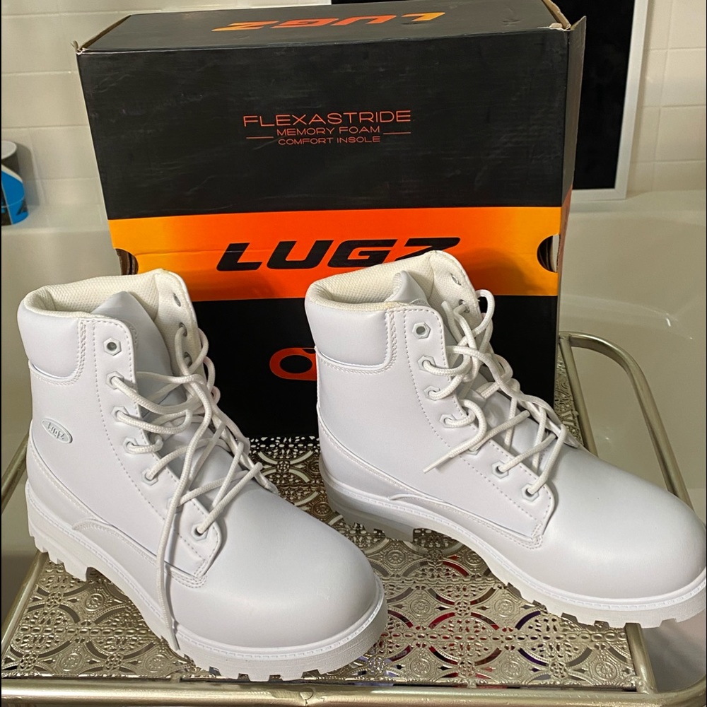 LUGZ White Shoes Size 9 Never Worn
